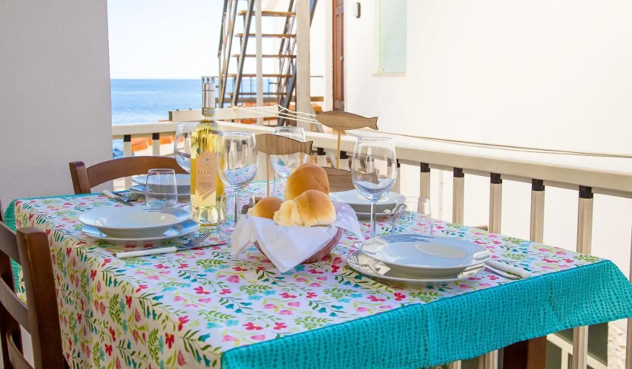 Apartment Lungomare Bay, E Sei In Spiaggia... Cala Gonone